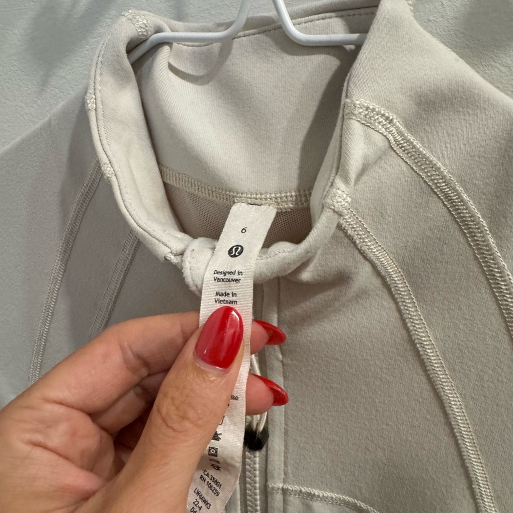 Lululemon Athletica Bone Define Jacket Size 6 - Picture 3 of 3